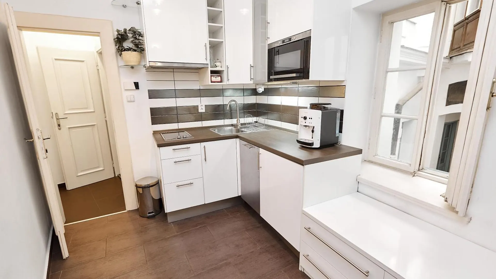 At The Blue Lion & Parking Assistance Apartment Prague