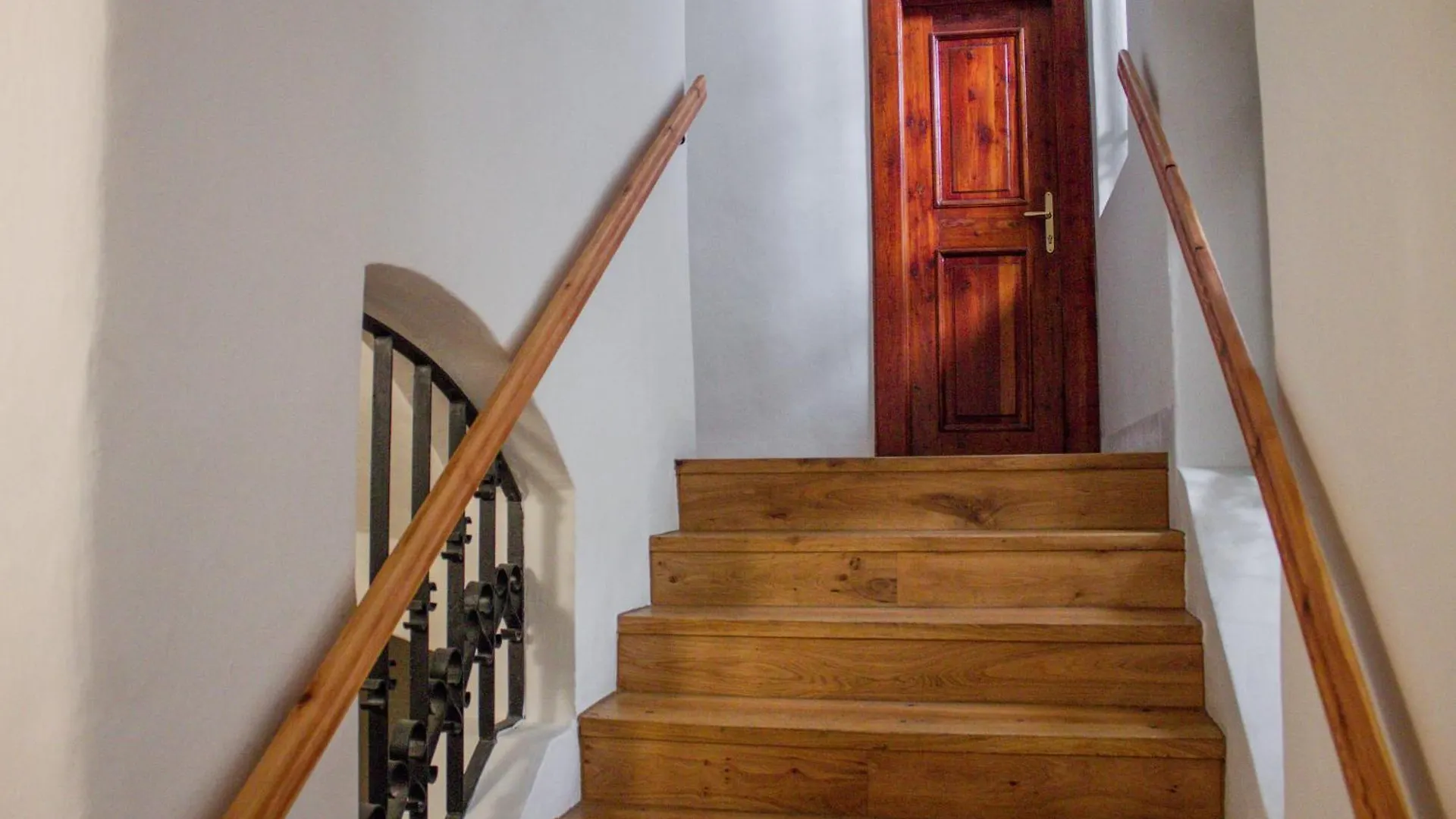 At The Blue Lion & Parking Assistance Apartment Prague