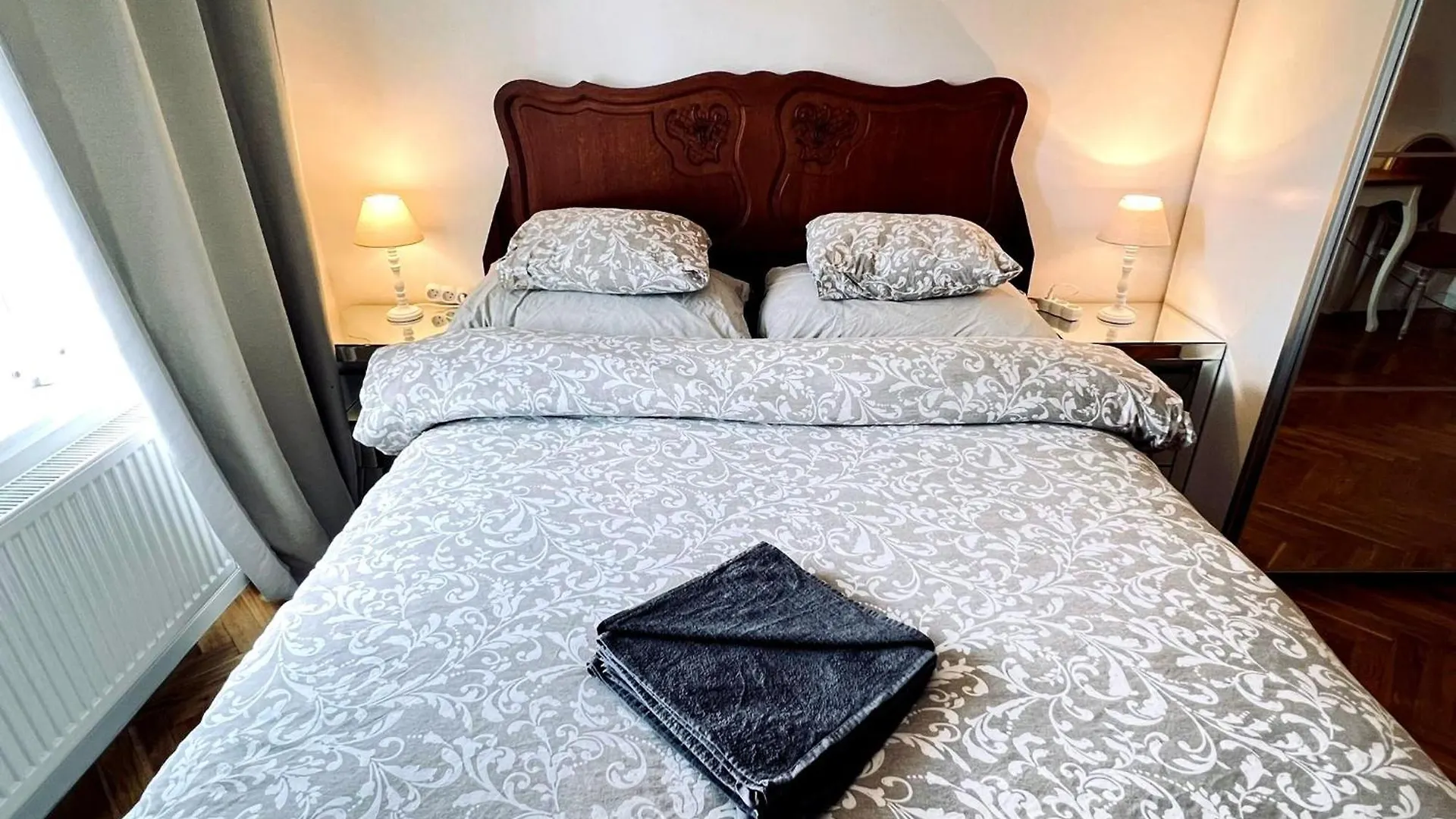At The Blue Lion & Parking Assistance Apartment Prague