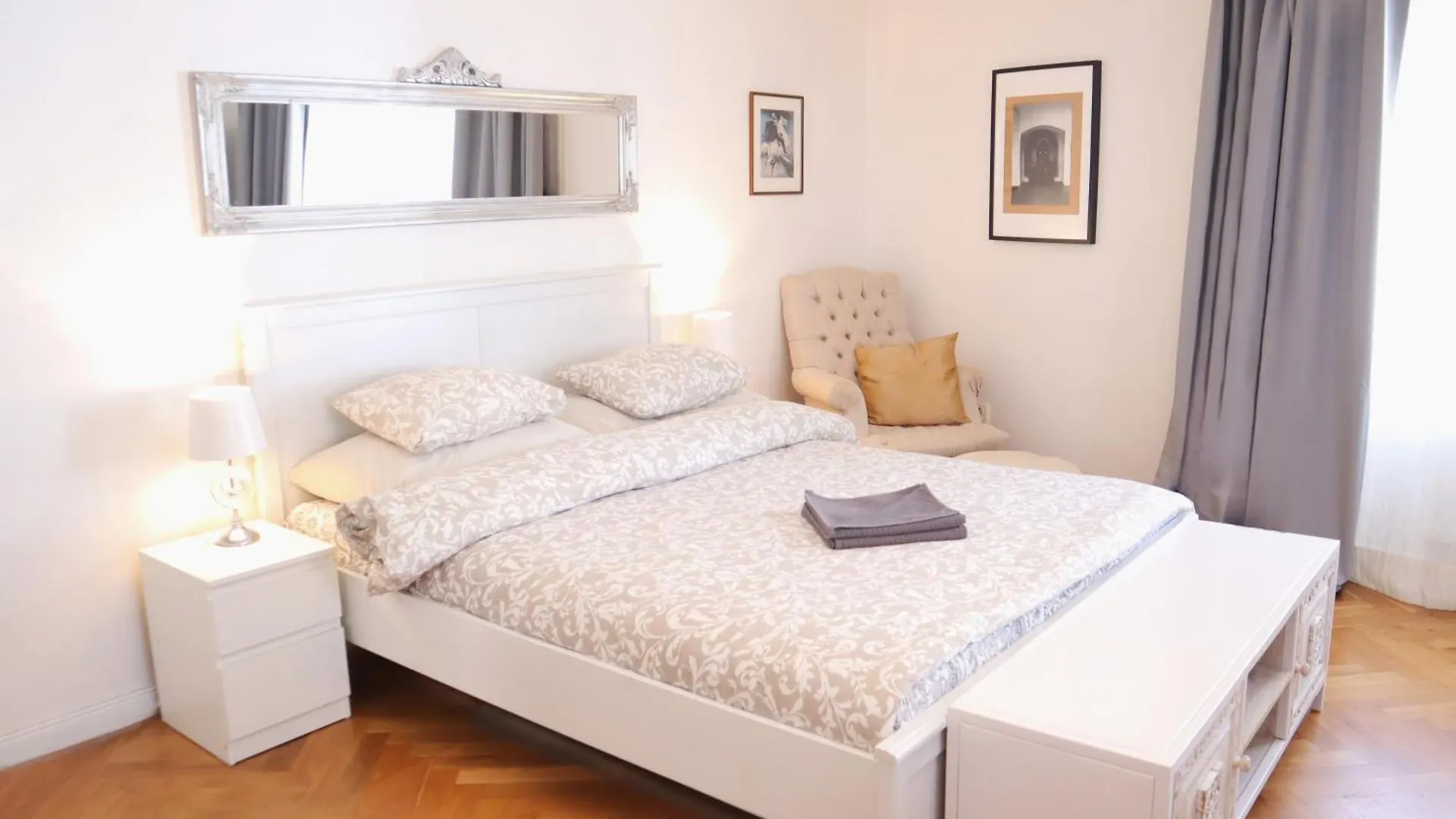 Apartmán At The Blue Lion & Parking Assistance Praha