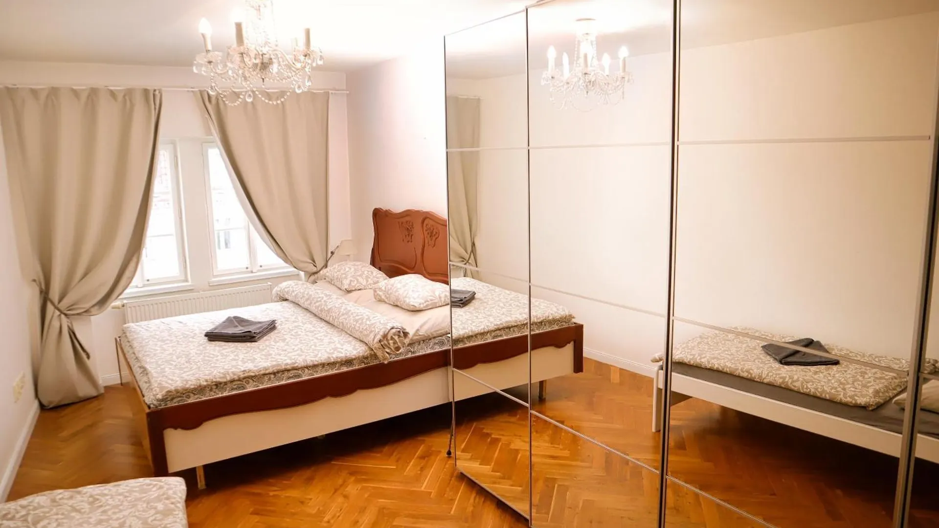 At The Blue Lion & Parking Assistance Apartment Prague