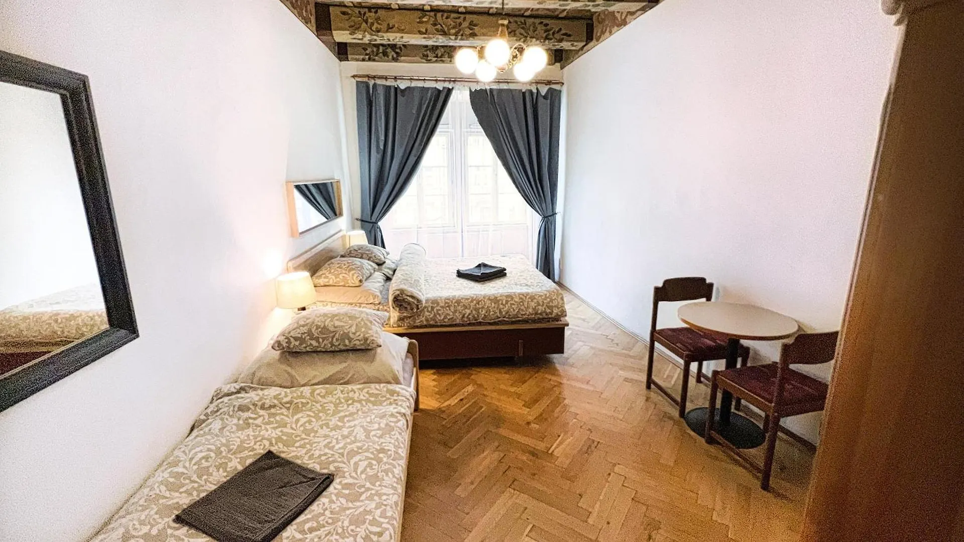 At The Blue Lion & Parking Assistance Apartment Prague