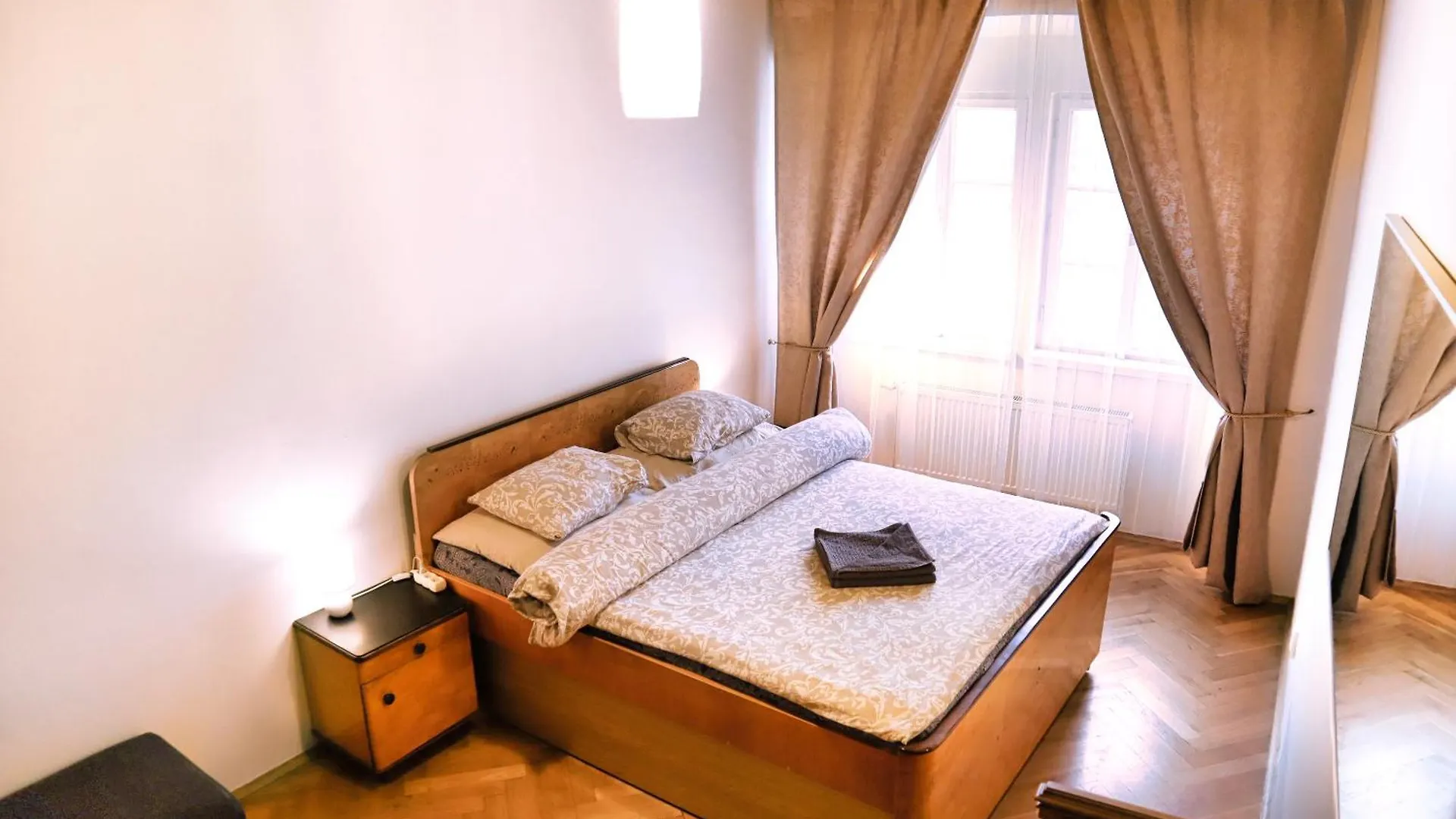At The Blue Lion & Parking Assistance Apartment Prague Czech Republic