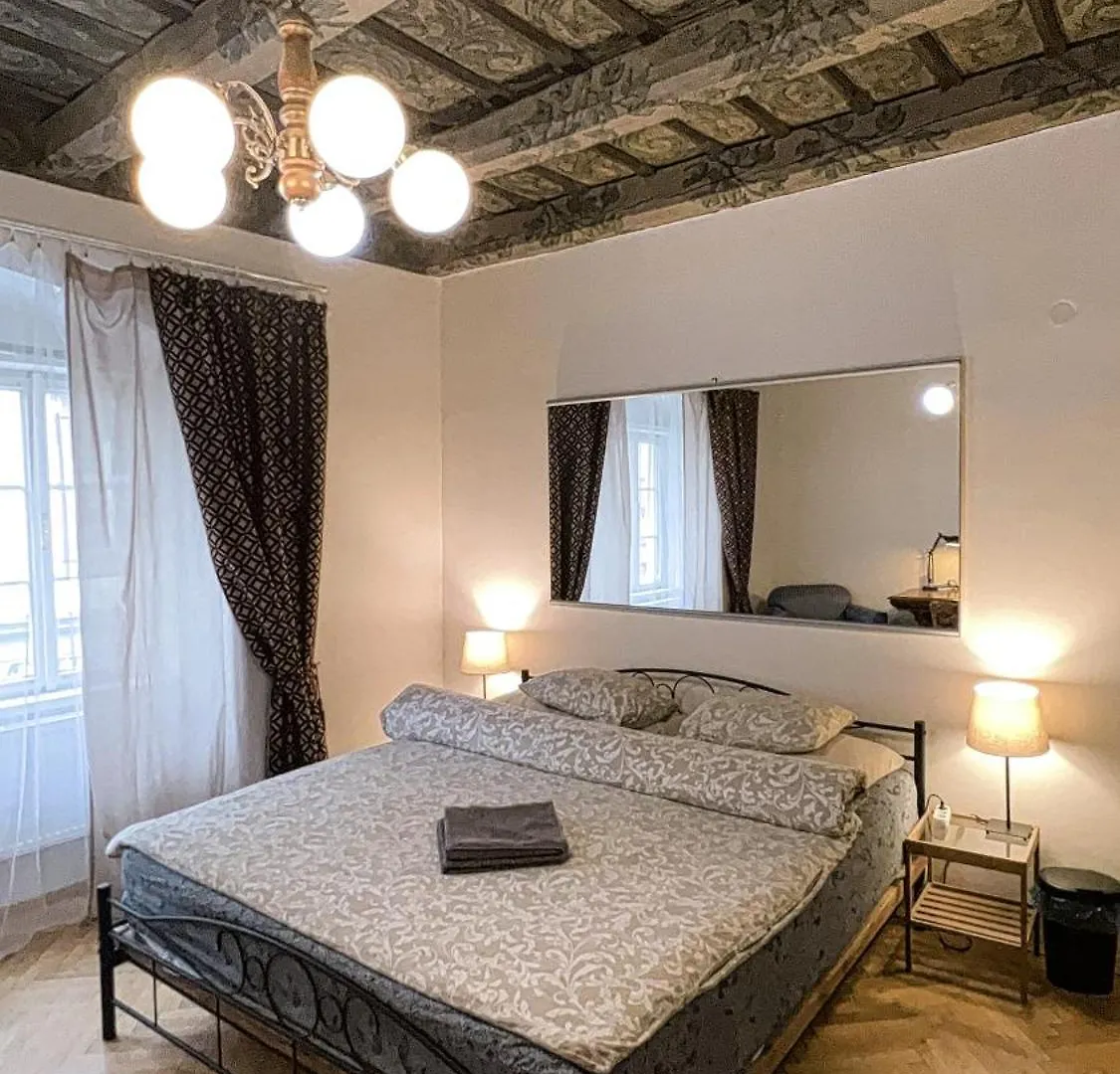 At The Blue Lion & Parking Assistance Apartment Prague 0*,