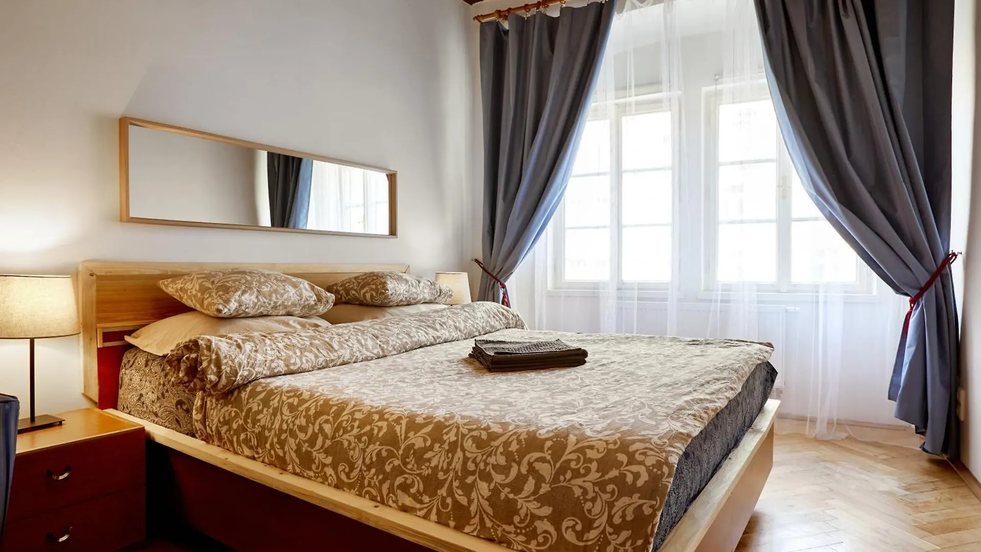 At The Blue Lion & Parking Assistance Apartment Prague 0*,